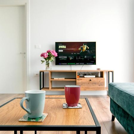Urban Serenity City Skyline View Apartment 1 ติรานา ภายนอก รูปภาพ