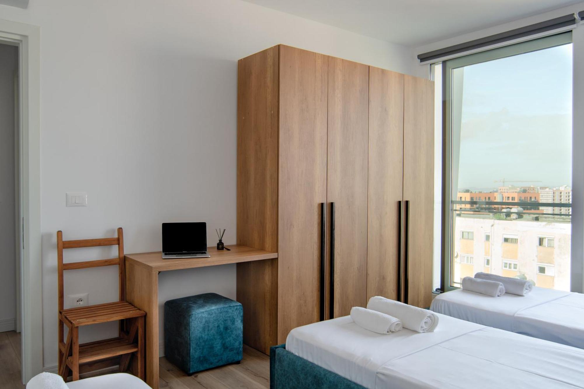 Urban Serenity City Skyline View Apartment 1 ติรานา ภายนอก รูปภาพ